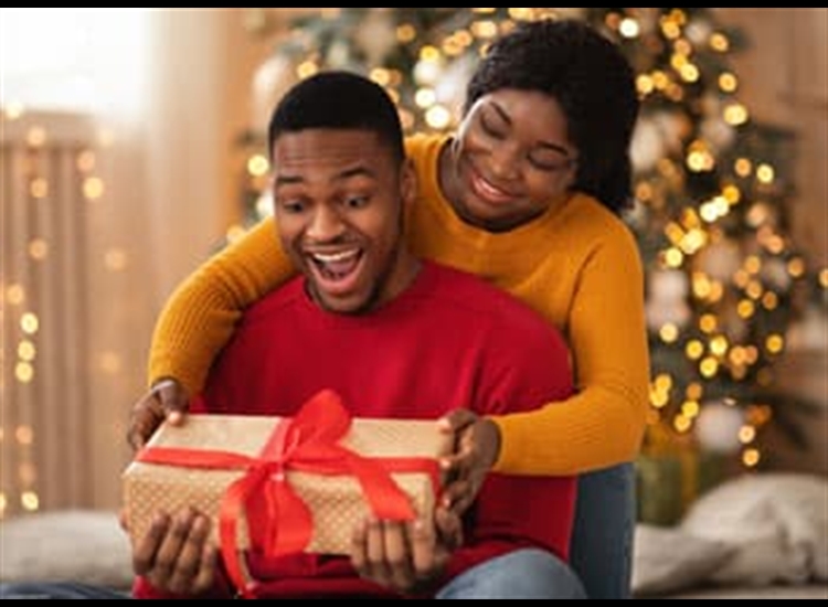 christmas gift ideas for dating couples